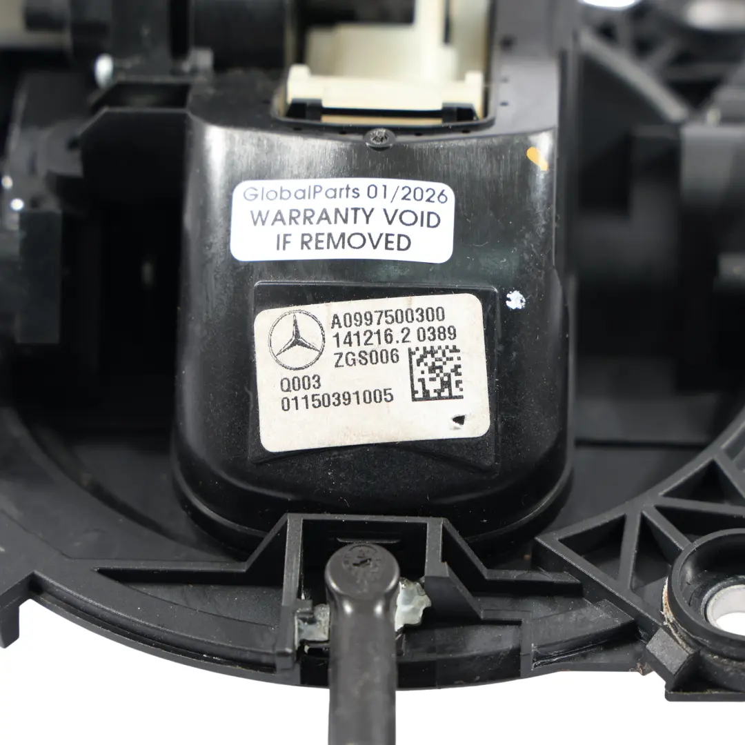 Stemma Maniglia Portellone Posteriore Bianco - 799 per Mercedes GLC C253 con numero di parte A0997500300 Mercedes GLC C253 Stemma Maniglia Portellone Posteriore Bianco - 799 - SKU A0997500300-DMW - Numero di parte A0997500300