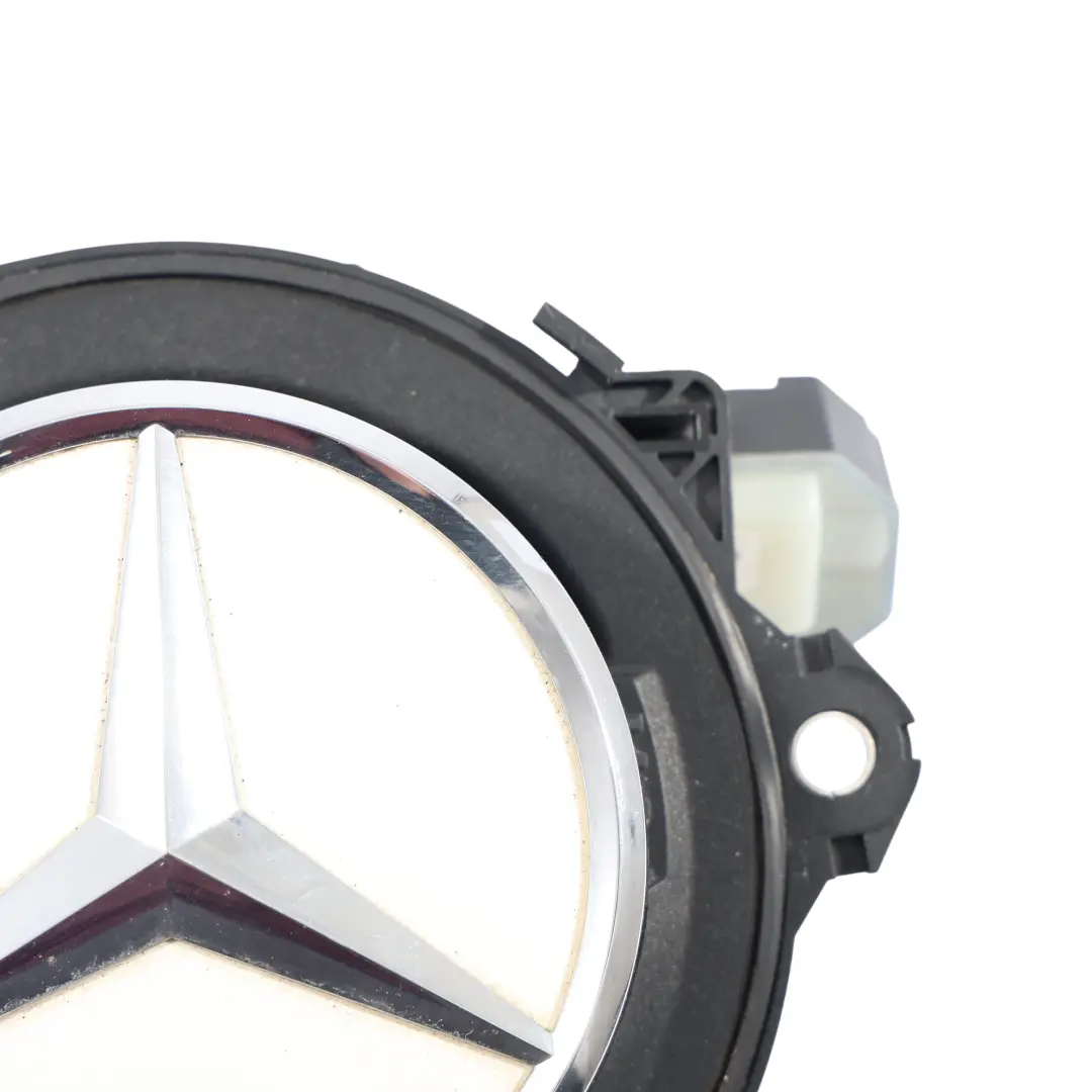 Mercedes GLC C253 Poignée De Coffre Hayon Badge Blanc Diamant - 799 - SKU A0997500300-DMW - Numéro de pièce A0997500300