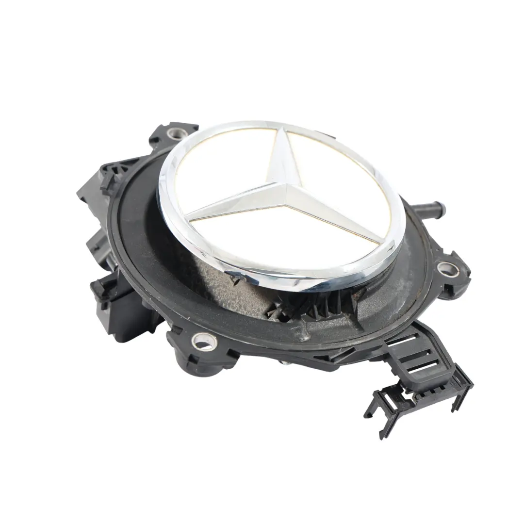 Para Manija Puerta Trasera Blanco - 799 para Mercedes GLC C253 Insignia con número de pieza A0997500300 Mercedes GLC C253 Insignia Para Manija Puerta Trasera Blanco - 799 - SKU A0997500300-DMW - Número de pieza A0997500300