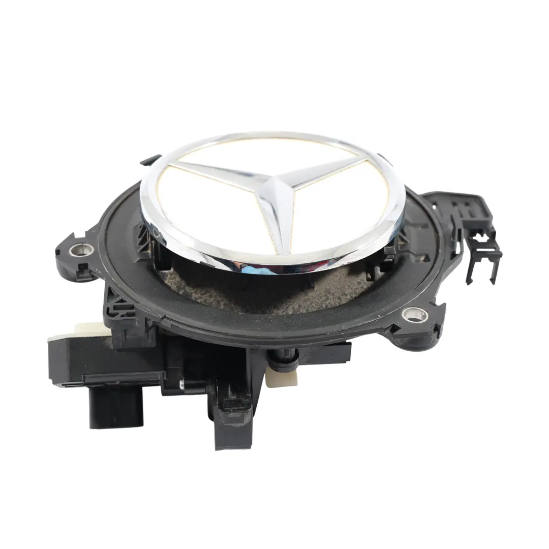 Para Manija Puerta Trasera Blanco - 799 para Mercedes GLC C253 Insignia con número de pieza A0997500300 Mercedes GLC C253 Insignia Para Manija Puerta Trasera Blanco - 799 - SKU A0997500300-DMW - Número de pieza A0997500300