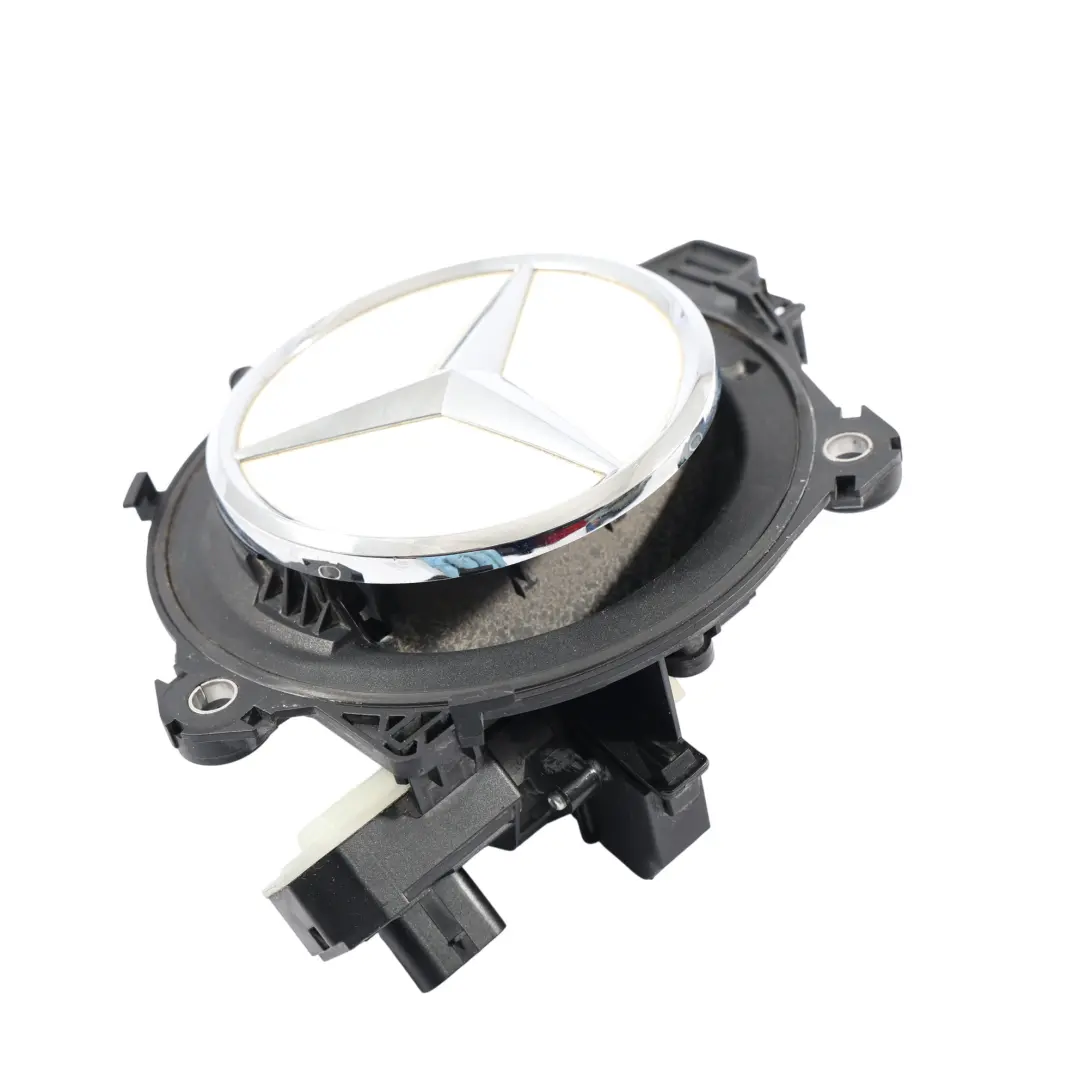 Mercedes GLC C253 Insignia Para Manija Puerta Trasera Blanco - 799 - SKU A0997500300-DMW - Número de pieza A0997500300