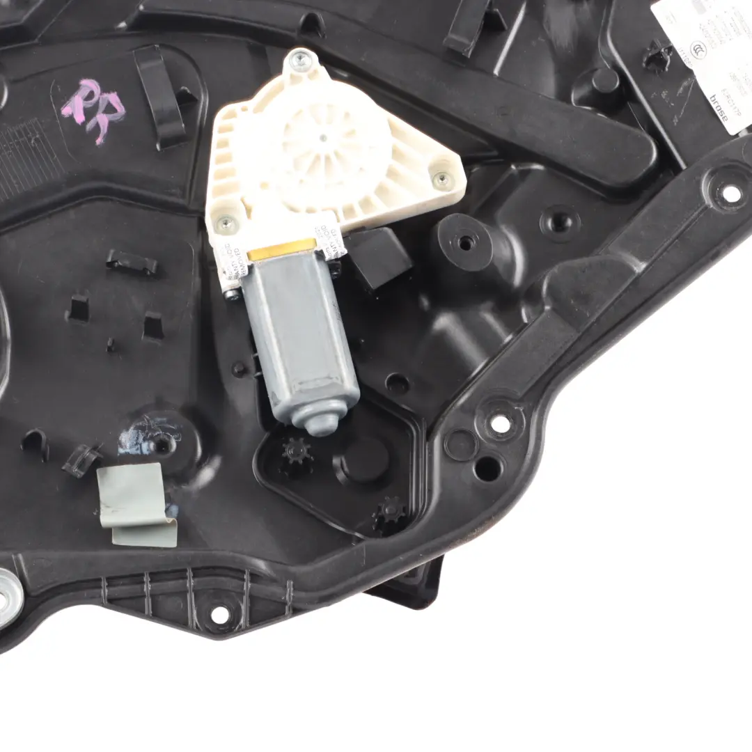 Elevalunas Trasero Derecho Regulador Motor para Mercedes CLA C117 con número de pieza A1177302600 Mercedes CLA C117 Elevalunas Trasero Derecho Regulador Motor - SKU A1177302600 - Número de pieza A1177302600