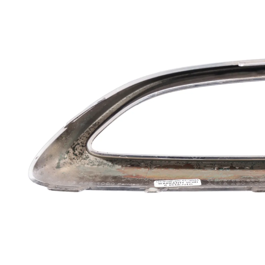 Mercedes CLA C118 Hintere Stoßstange Auspuff Abdeckung Rechts - SKU A1184920200 - Teilenummer A1184920200