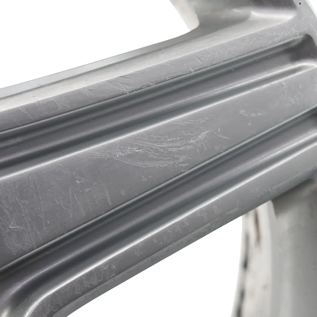 Srebrna Felga Aluminiowa Przód 21" 9J ET60 do Mercedes ML W164 AMG o numerze A1644015202 Mercedes ML W164 AMG Srebrna Felga Aluminiowa Przód 21" 9J ET60 - SKU A1644015202-1 - Numer Części A1644015202