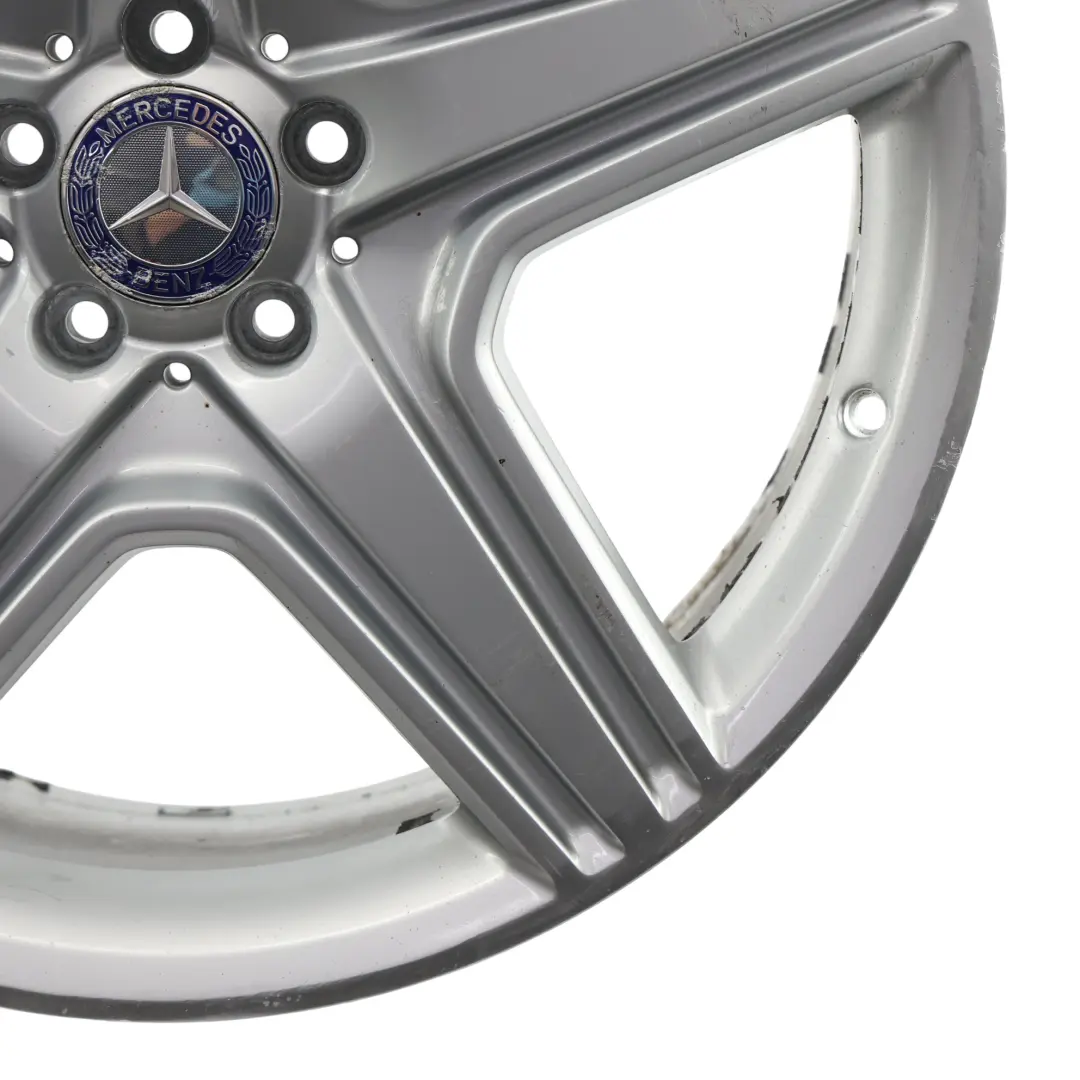 Jante Alliage Argentée AMG 21" 9J ET:48 5 Branches pour Mercedes ML W164 à propos du numéro de pièce A1644015302 Mercedes ML W164 Jante Alliage Argentée AMG 21" 9J ET:48 5 Branches - SKU A1644015302-1 - Numéro de pièce A1644015302