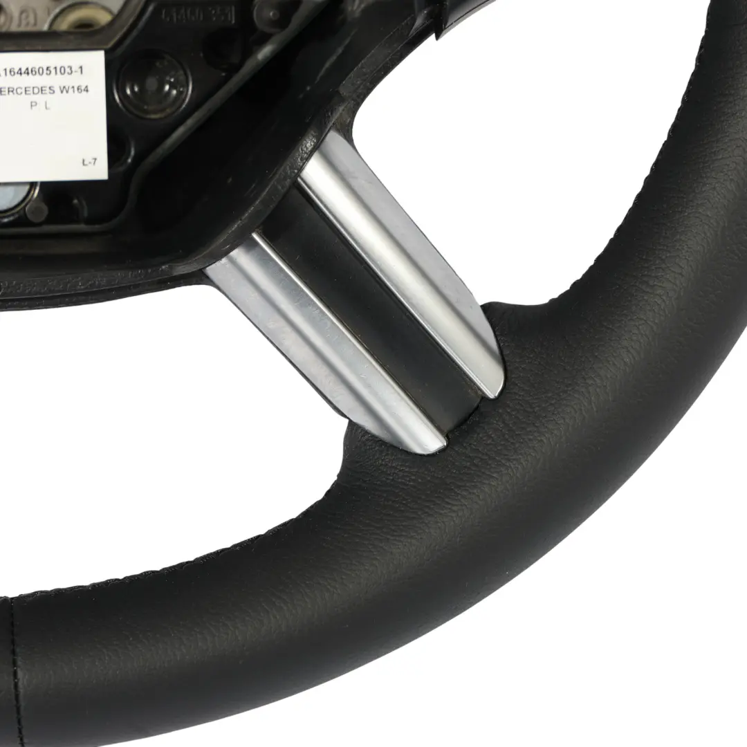 NEU Leder Schwarz Lenkrad mit Schwarz Fäden für Mercedes ML W164 mit Teilenummer A1644605103 Mercedes ML W164 NEU Leder Schwarz Lenkrad mit Schwarz Fäden - SKU A1644605103-1 - Teilenummer A1644605103