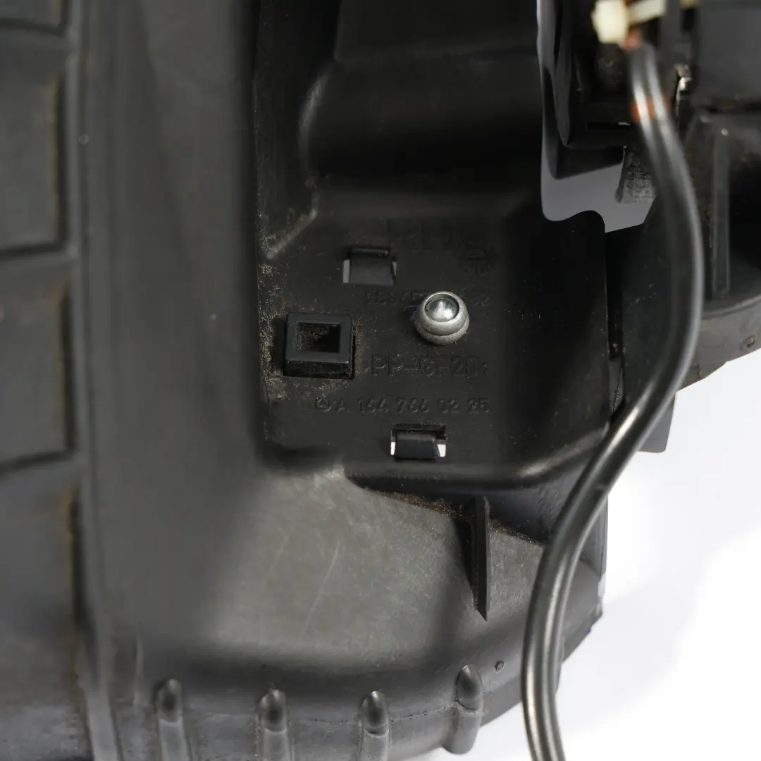 Mercedes ML W164 Tür Schloss Verriegelung Catch Vorne Rechts - SKU A1647602234 - Teilenummer A1647602234