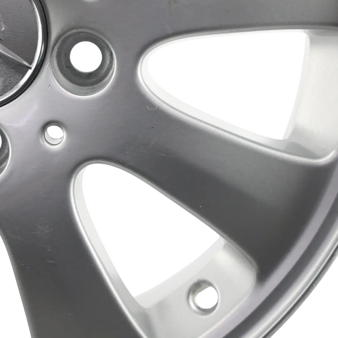 Llanta de aleación plateada Mercedes W169 15" ET:44 6J para con número de pieza A1694010002 Llanta de aleación plateada Mercedes W169 15" ET:44 6J - SKU A1694010002-1 - Número de pieza A1694010002