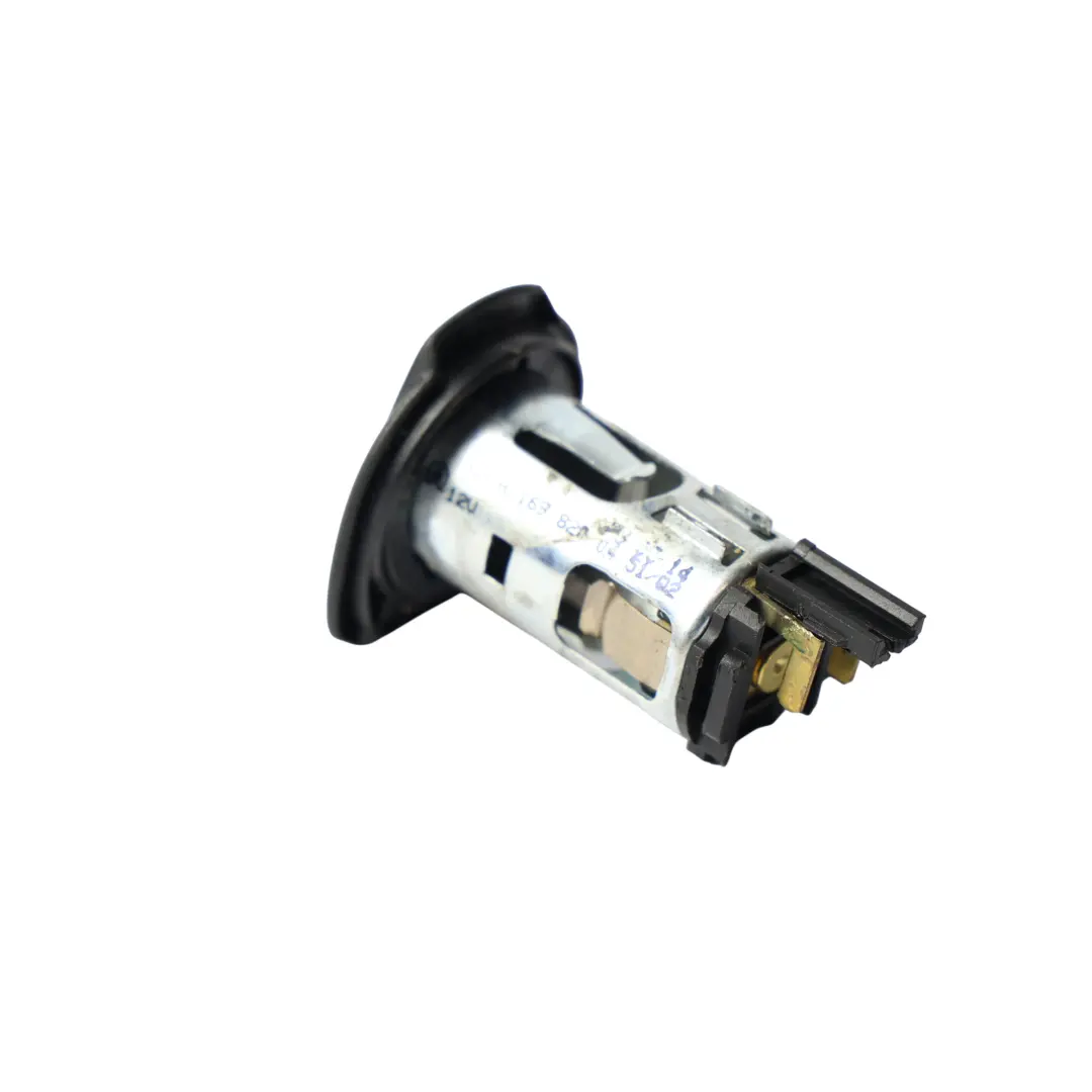 Mercedes W169 W176 W222 Consola Central Almacenamiento 12V Enchufe - SKU A1698200451 - Número de pieza A1698200451