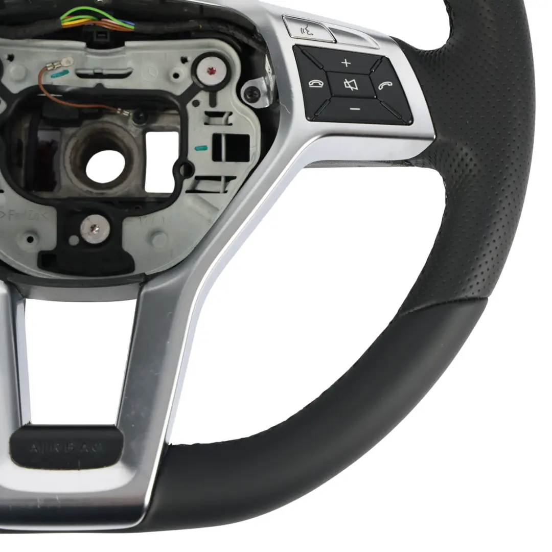 Volant Multifonctions En Cuir Neuf pour Mercedes W176 W204 C117 à propos du numéro de pièce A1724601603 Mercedes W176 W204 C117 Volant Multifonctions En Cuir Neuf - SKU A1724601603-2 - Numéro de pièce A1724601603