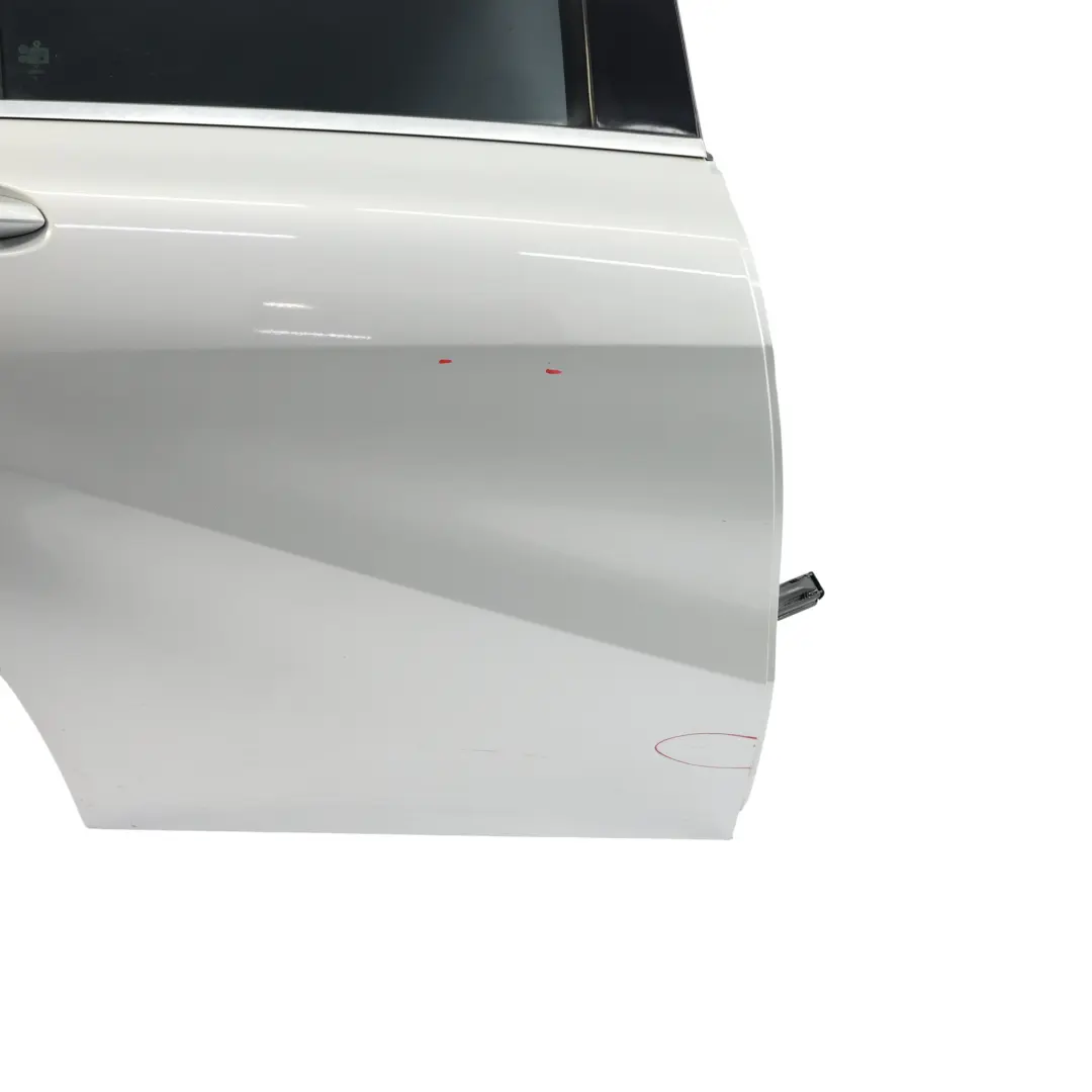 Porta posteriore destra Polar Silver Metallic - 761 per Mercedes W176 con numero di parte A1767300205 Mercedes W176 Porta posteriore destra Polar Silver Metallic - 761 - SKU A1767300205-PLS1 - Numero di parte A1767300205