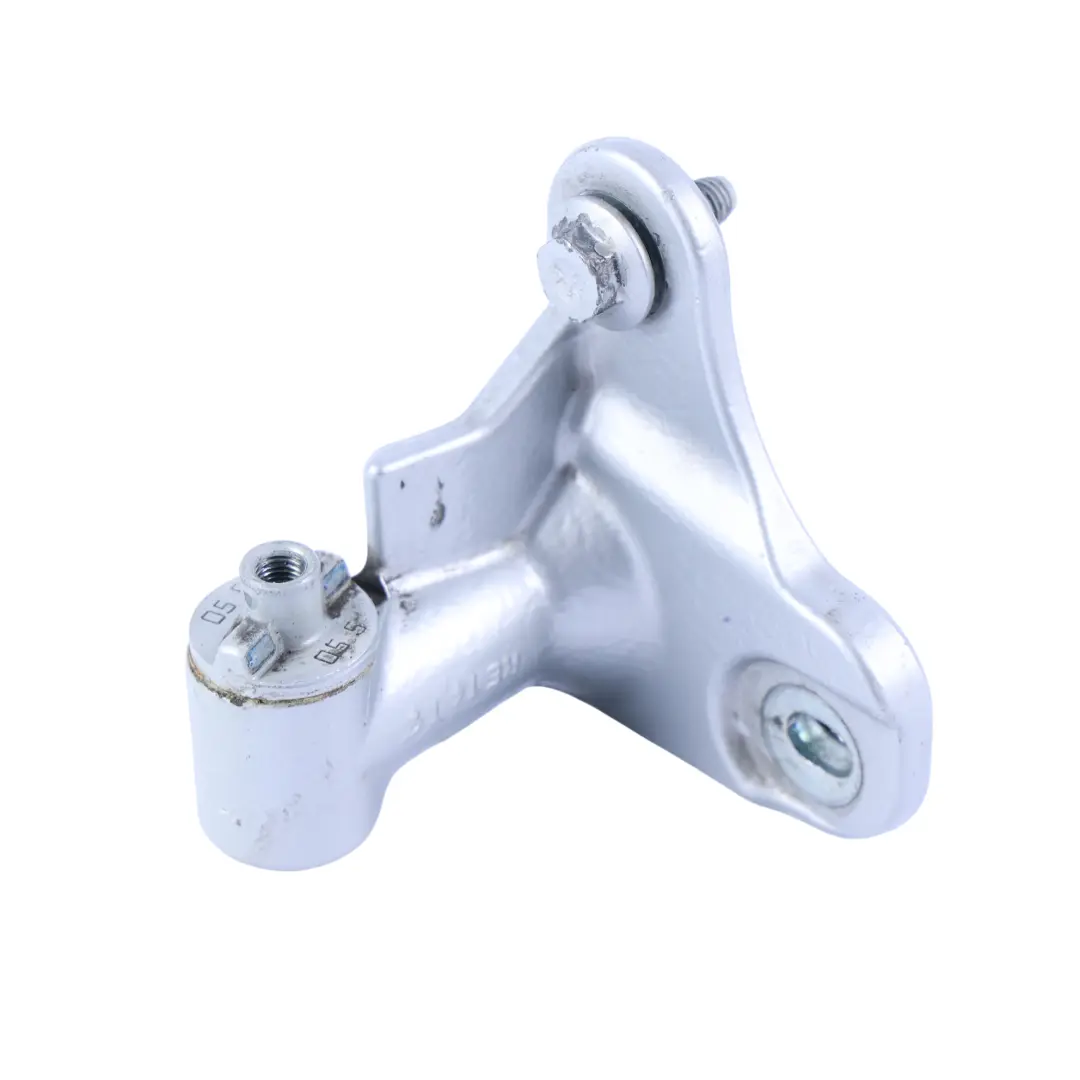 Bisagra Puerta Trasera Inferior Derecha Plata Polar - 761 para Mercedes W176 con número de pieza A1767300437 Mercedes W176 Bisagra Puerta Trasera Inferior Derecha Plata Polar - 761 - SKU A1767300437-PLS - Número de pieza A1767300437