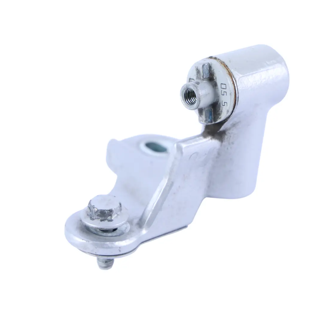 Bisagra Puerta Trasera Inferior Derecha Plata Polar - 761 para Mercedes W176 con número de pieza A1767300437 Mercedes W176 Bisagra Puerta Trasera Inferior Derecha Plata Polar - 761 - SKU A1767300437-PLS - Número de pieza A1767300437