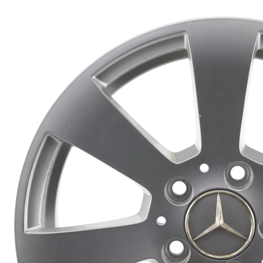 Llanta de aleación plateada Mercedes W204 de 7 radios 16" 6J ET:39 para con número de pieza A2044011002 Llanta de aleación plateada Mercedes W204 de 7 radios 16" 6J ET:39 - SKU A2044011002-1 - Número de pieza A2044011002