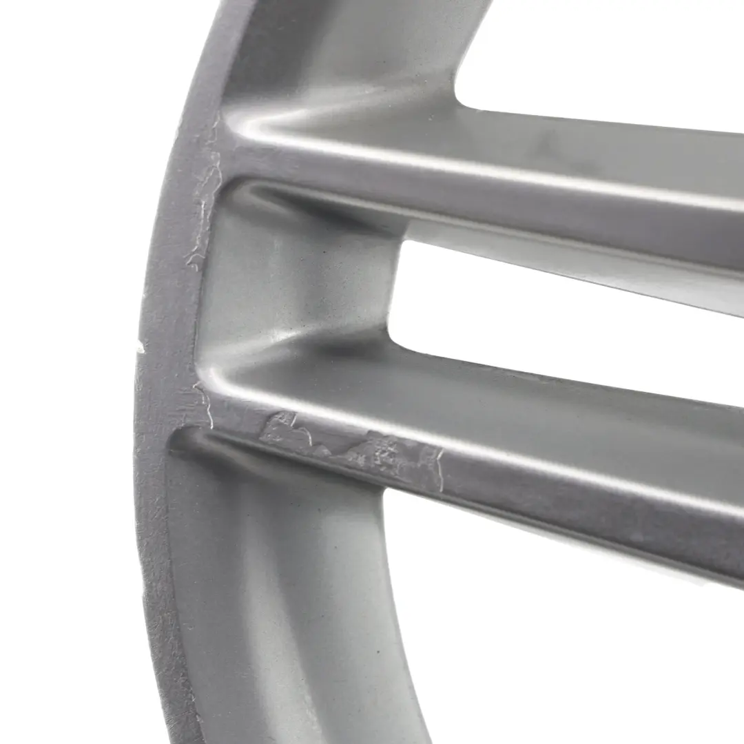 Felge hinten silber 17" 8.5J ET:58 für Mercedes W204 AMG mit Teilenummer A2044019702 Mercedes W204 AMG Felge hinten silber 17" 8.5J ET:58 - SKU A2044019702-1 - Teilenummer A2044019702