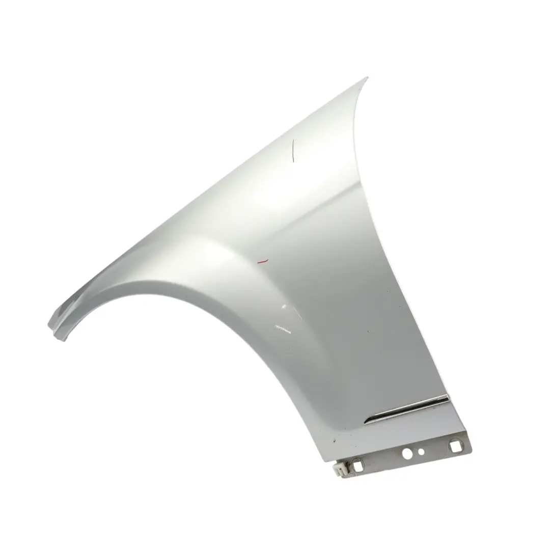 Pannello Laterale Anteriore Sinistro Parafango Iridium Silver 775 per Mercedes W204 con numero di parte A2048801318 Mercedes W204 Pannello Laterale Anteriore Sinistro Parafango Iridium Silver 775 - SKU A2048801318-IRS - Numero di parte A2048801318