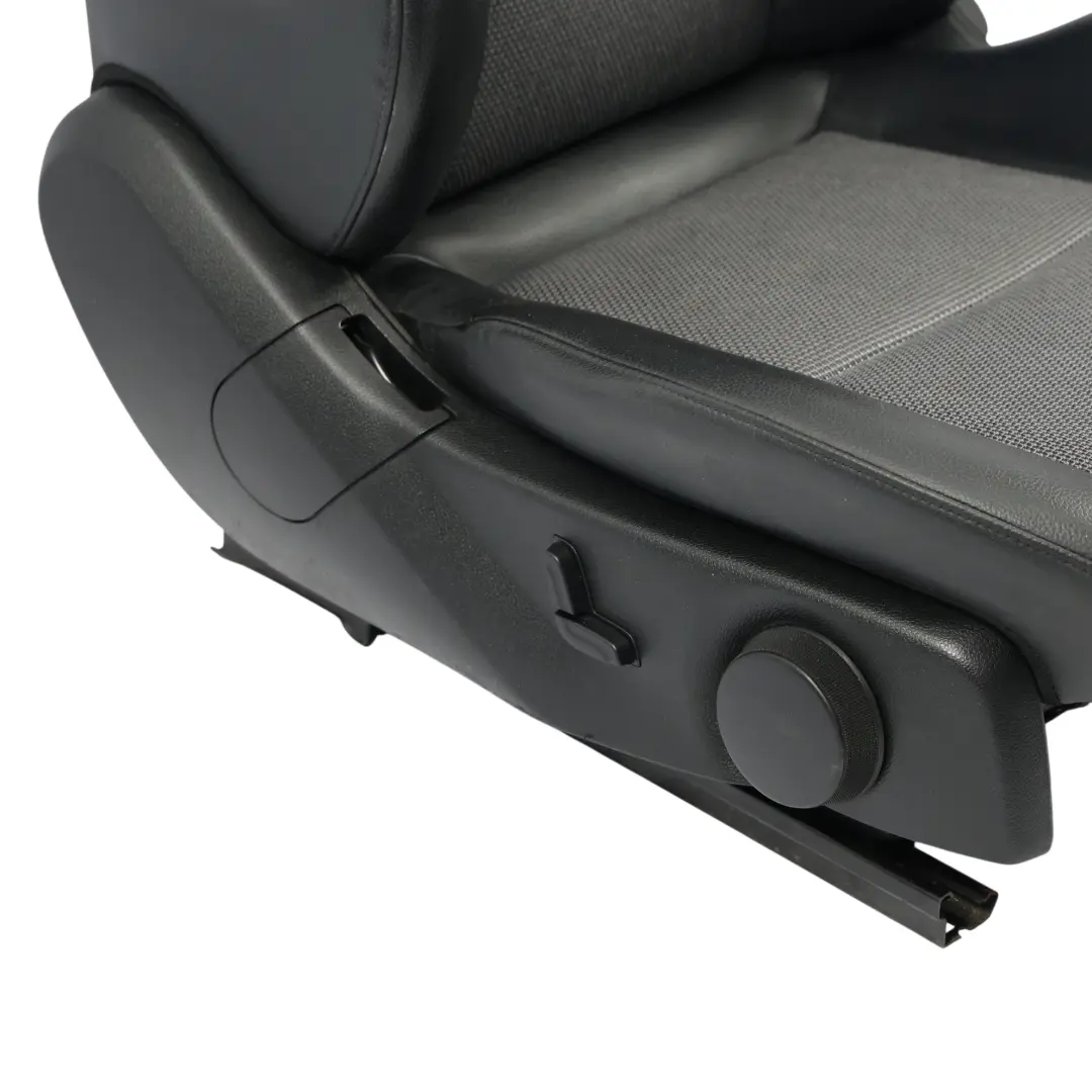 Sitz Vorne Rechts Innenraum Halb Leder Schwarz für Mercedes W204 S204 Sport mit Teilenummer A2049106947 Mercedes W204 S204 Sport Sitz Vorne Rechts Innenraum Halb Leder Schwarz - SKU A2049106947-5 - Teilenummer A2049106947