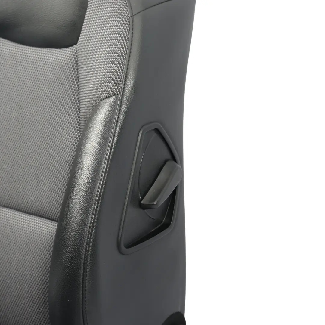 Sitz Vorne Rechts Innenraum Halb Leder Schwarz für Mercedes W204 S204 Sport mit Teilenummer A2049106947 Mercedes W204 S204 Sport Sitz Vorne Rechts Innenraum Halb Leder Schwarz - SKU A2049106947-5 - Teilenummer A2049106947