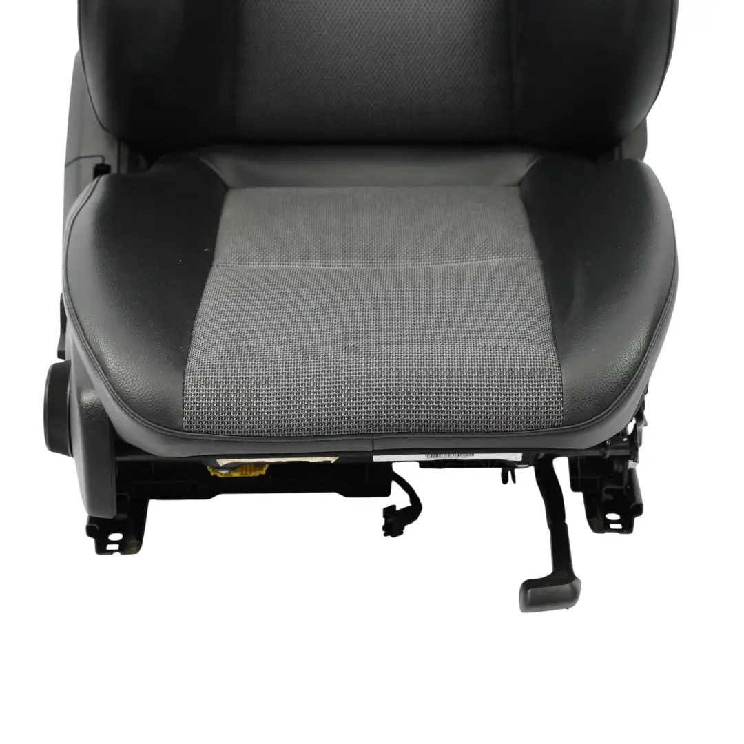 Siège Sport Avant Droit Semi-Cuir Noir pour Mercedes W204 S204 à propos du numéro de pièce A2049106947 Mercedes W204 S204 Siège Sport Avant Droit Semi-Cuir Noir - SKU A2049106947-5 - Numéro de pièce A2049106947