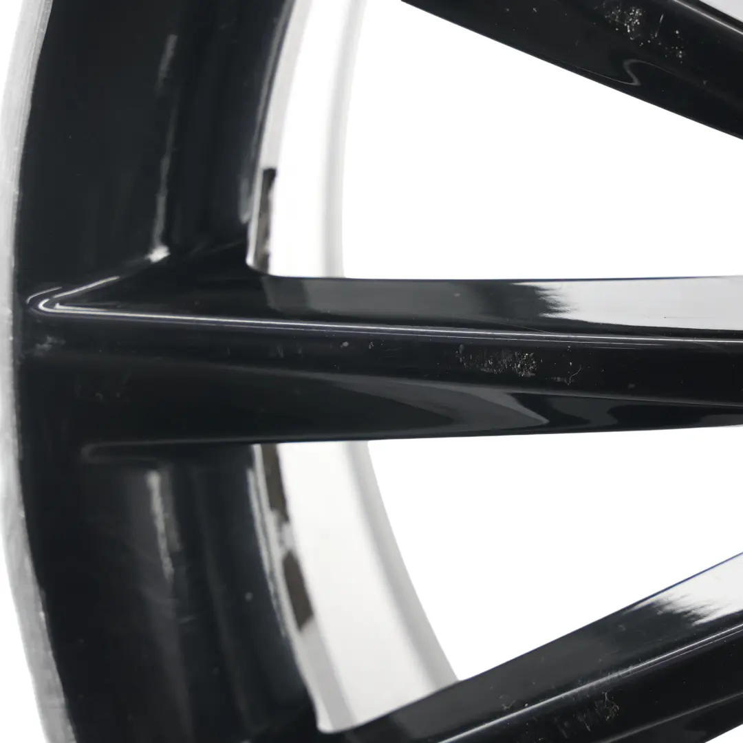 Jante Avant AMG 19" ET:44 7,5J 14 Spoke pour Mercedes W205 à propos du numéro de pièce A2054011300 Mercedes W205 Jante Avant AMG 19" ET:44 7,5J 14 Spoke - SKU A2054011300-1 - Numéro de pièce A2054011300