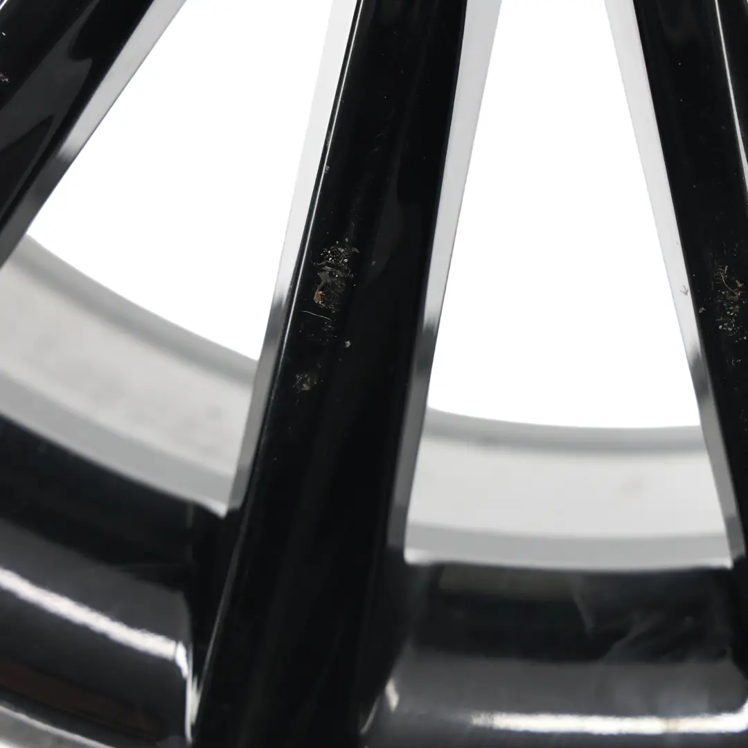 Cerchio anteriore in lega AMG 19" ET:44 7,5J 14 Raggi per Mercedes W205 con numero di parte A2054011300 Mercedes W205 Cerchio anteriore in lega AMG 19" ET:44 7,5J 14 Raggi - SKU A2054011300-1 - Numero di parte A2054011300