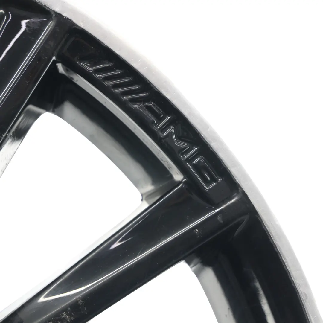 Jante Avant AMG 19" ET:44 7,5J 14 Spoke pour Mercedes W205 à propos du numéro de pièce A2054011300 Mercedes W205 Jante Avant AMG 19" ET:44 7,5J 14 Spoke - SKU A2054011300-1 - Numéro de pièce A2054011300