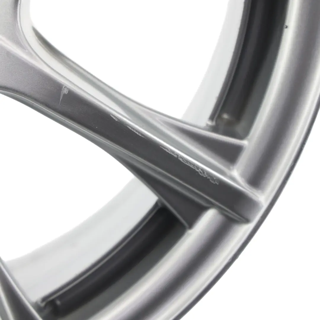 Silberne Leichtmetallfelge 16'' 6,5J ET:38 10 Speichen für Mercedes W205 mit Teilenummer A2054012400 Mercedes W205 Silberne Leichtmetallfelge 16'' 6,5J ET:38 10 Speichen - SKU A2054012400-1 - Teilenummer A2054012400