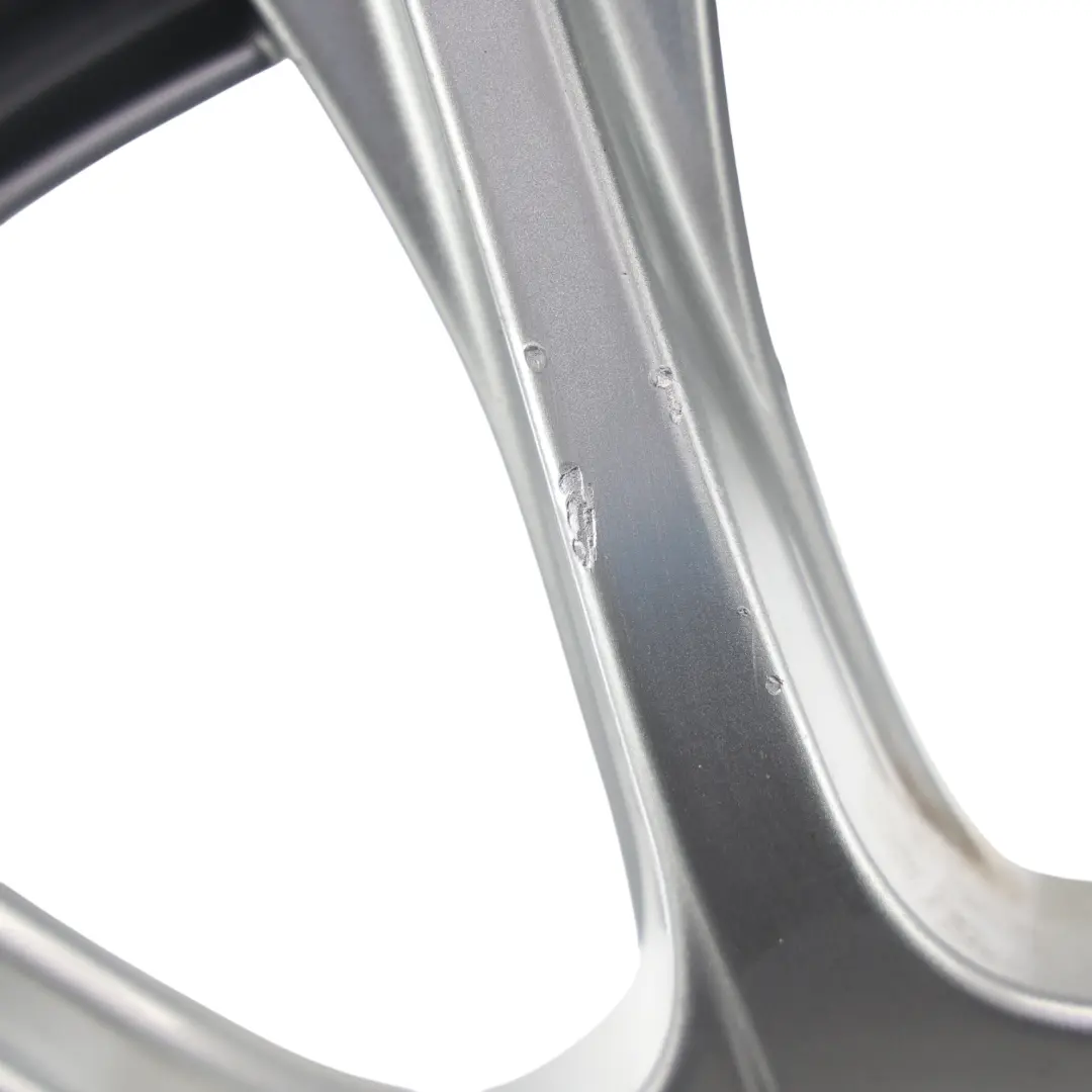 Silberne Leicht Metall Felge 16'' 6,5J ET:38 für Mercedes W205 mit Teilenummer A2054012400 Mercedes W205 Silberne Leicht Metall Felge 16'' 6,5J ET:38 - SKU A2054012400-2 - Teilenummer A2054012400