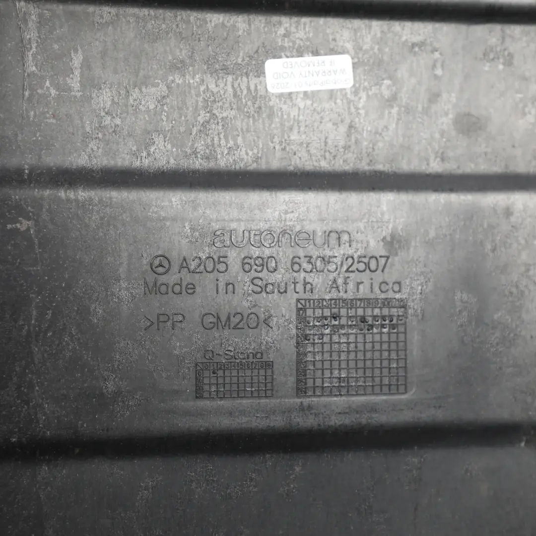 Protección Cubierta Inferior Trasera A20569025 para Mercedes W205 con número de pieza A2056906305 Mercedes W205 Protección Cubierta Inferior Trasera A20569025 - SKU A2056906305 - Número de pieza A2056906305
