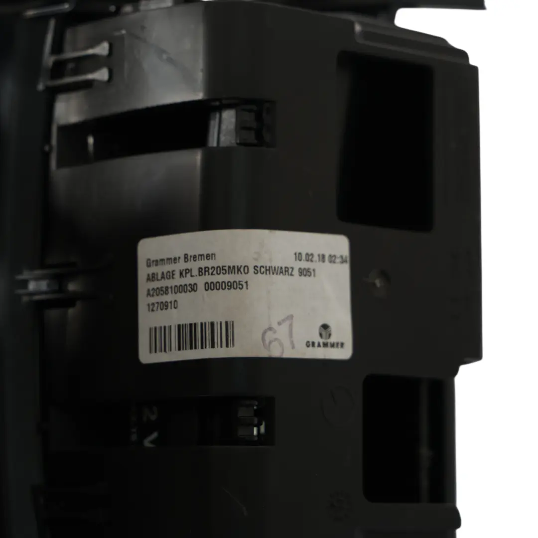 Cache De Ventilation Centrale Arrière Noir pour Mercedes W205 à propos du numéro de pièce A2058308301 Mercedes W205 Cache De Ventilation Centrale Arrière Noir - SKU A2058308301-3 - Numéro de pièce A2058308301