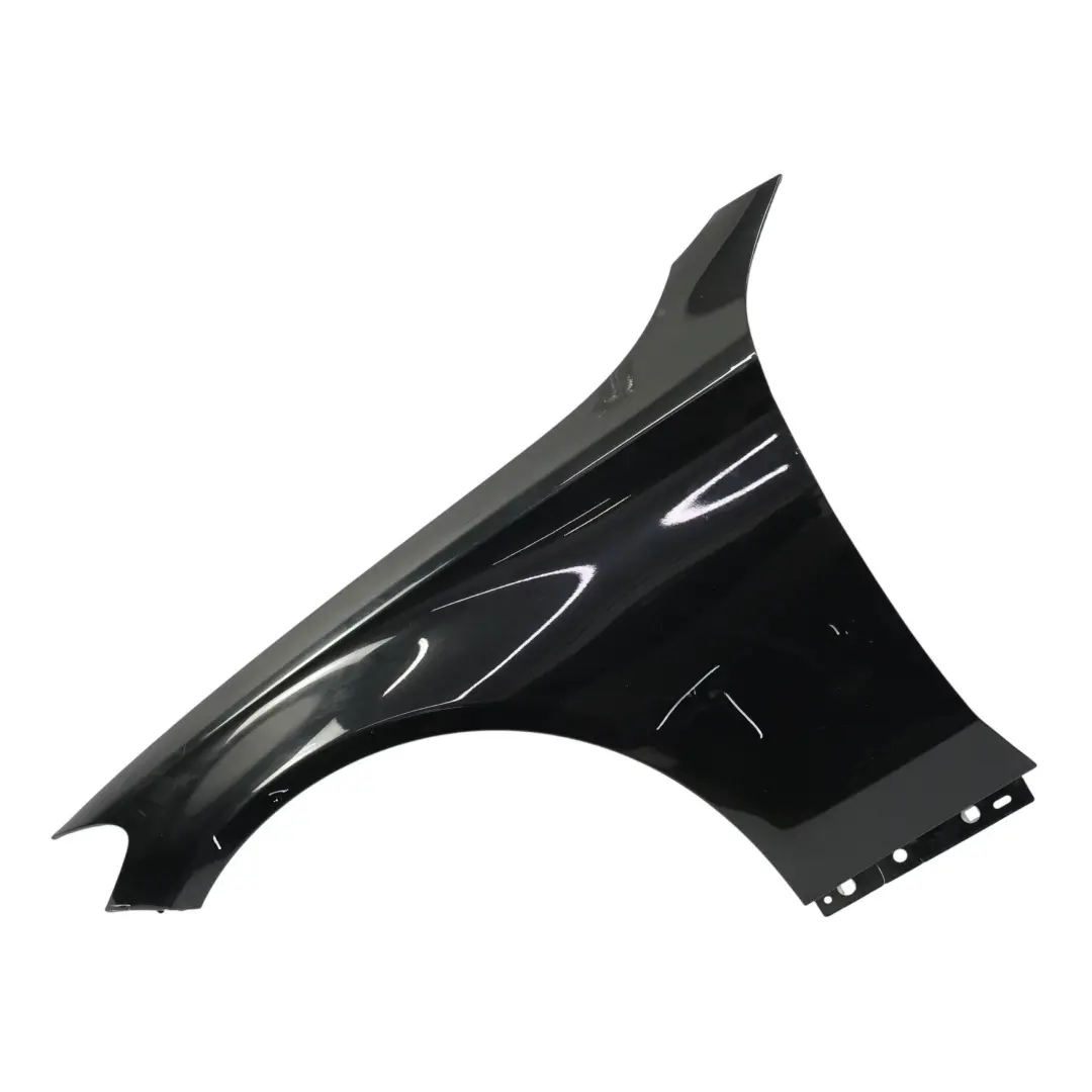 Panel De Ala Delantera Izquierda Guardabarros Obsidian Black - 197 para Mercedes W205 con número de pieza A2058800118 Mercedes W205 Panel De Ala Delantera Izquierda Guardabarros Obsidian Black - 197 - SKU A2058800118-OB - Número de pieza A2058800118