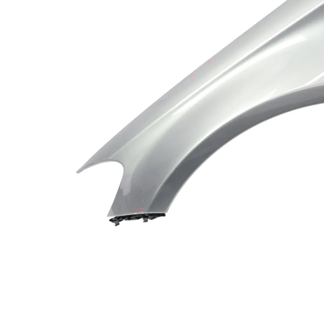 Parafango Anteriore Sinistro Selenite Grey Grigio - 992 per Mercedes W205 con numero di parte A2058800118 Mercedes W205 Parafango Anteriore Sinistro Selenite Grey Grigio - 992 - SKU A2058800118-SEL1 - Numero di parte A2058800118