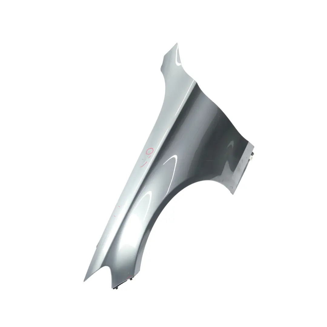 Parafango Anteriore Sinistro Selenite Grey Grigio - 992 per Mercedes W205 con numero di parte A2058800118 Mercedes W205 Parafango Anteriore Sinistro Selenite Grey Grigio - 992 - SKU A2058800118-SEL1 - Numero di parte A2058800118