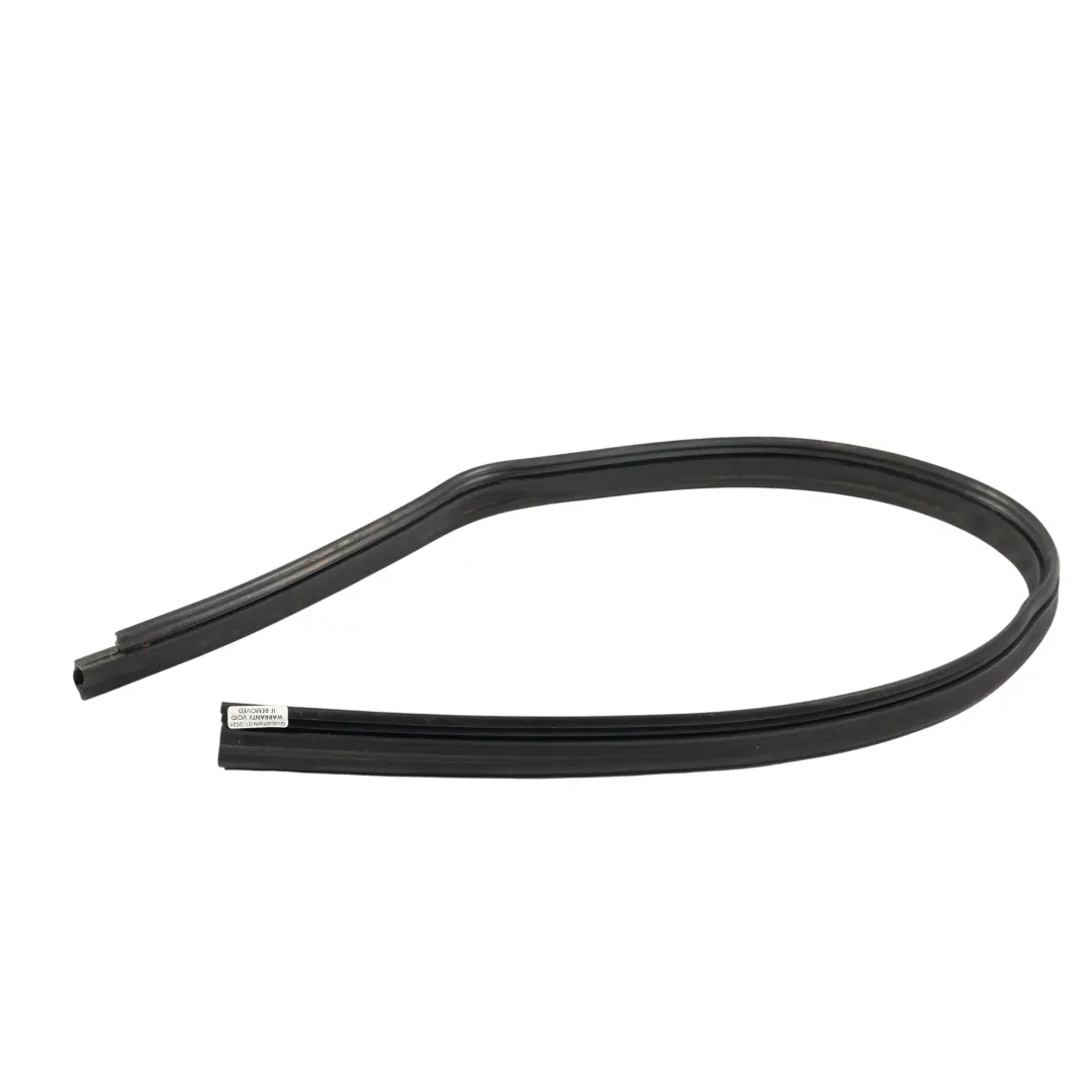 Cappuccio Bonnet Guarnizione Gomma Sinistra Destra per Mercedes W205 con numero di parte A2058870000 Mercedes W205 Cappuccio Bonnet Guarnizione Gomma Sinistra Destra - SKU A2058870000 - Numero di parte A2058870000