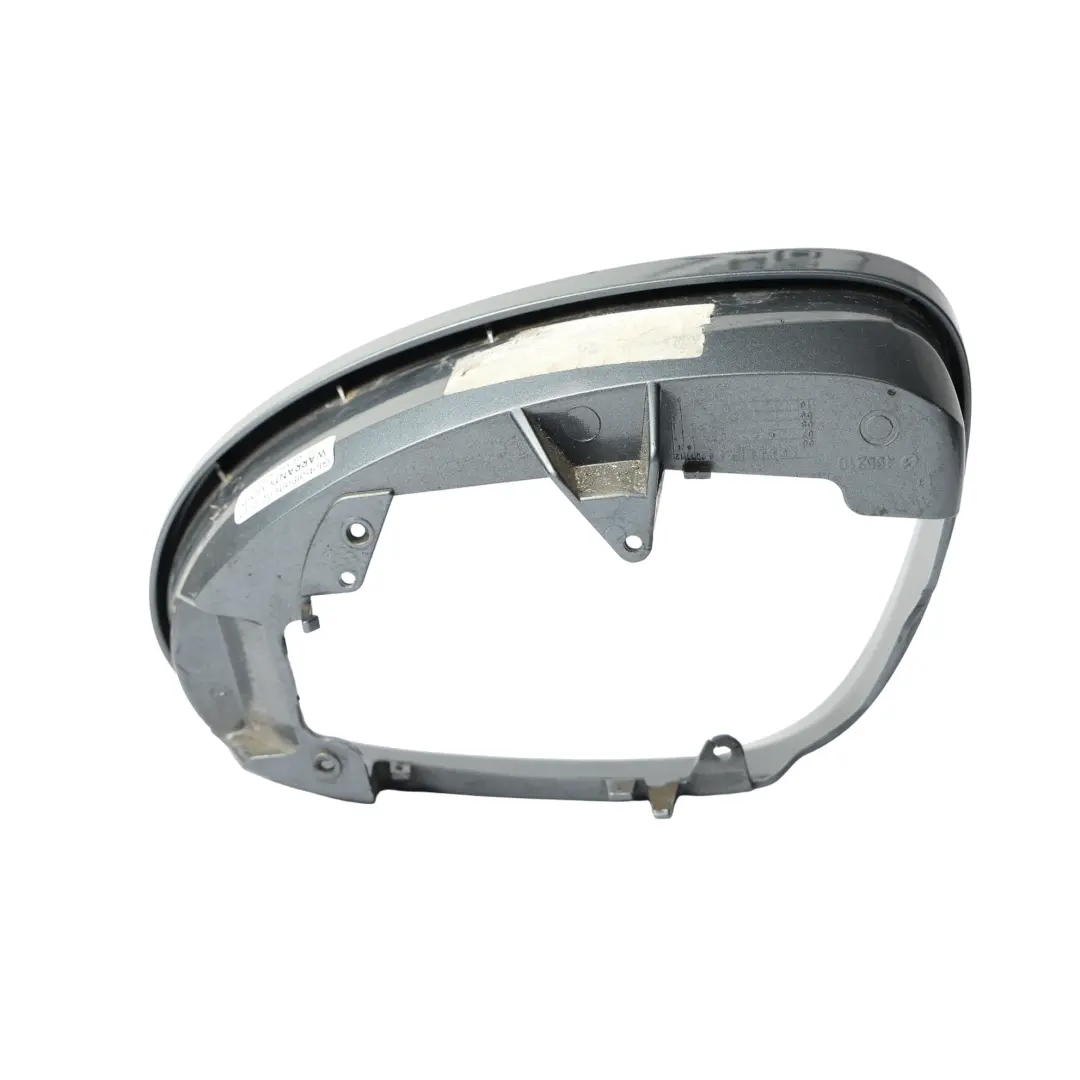 Enjoliveur De Rétroviseur Cache Droite Flint Grey Metallic - 368 pour Mercedes W221 à propos du numéro de pièce A2198100264 Mercedes W221 Enjoliveur De Rétroviseur Cache Droite Flint Grey Metallic - 368 - SKU A2198100264-FLG1 - Numéro de pièce A2198100264