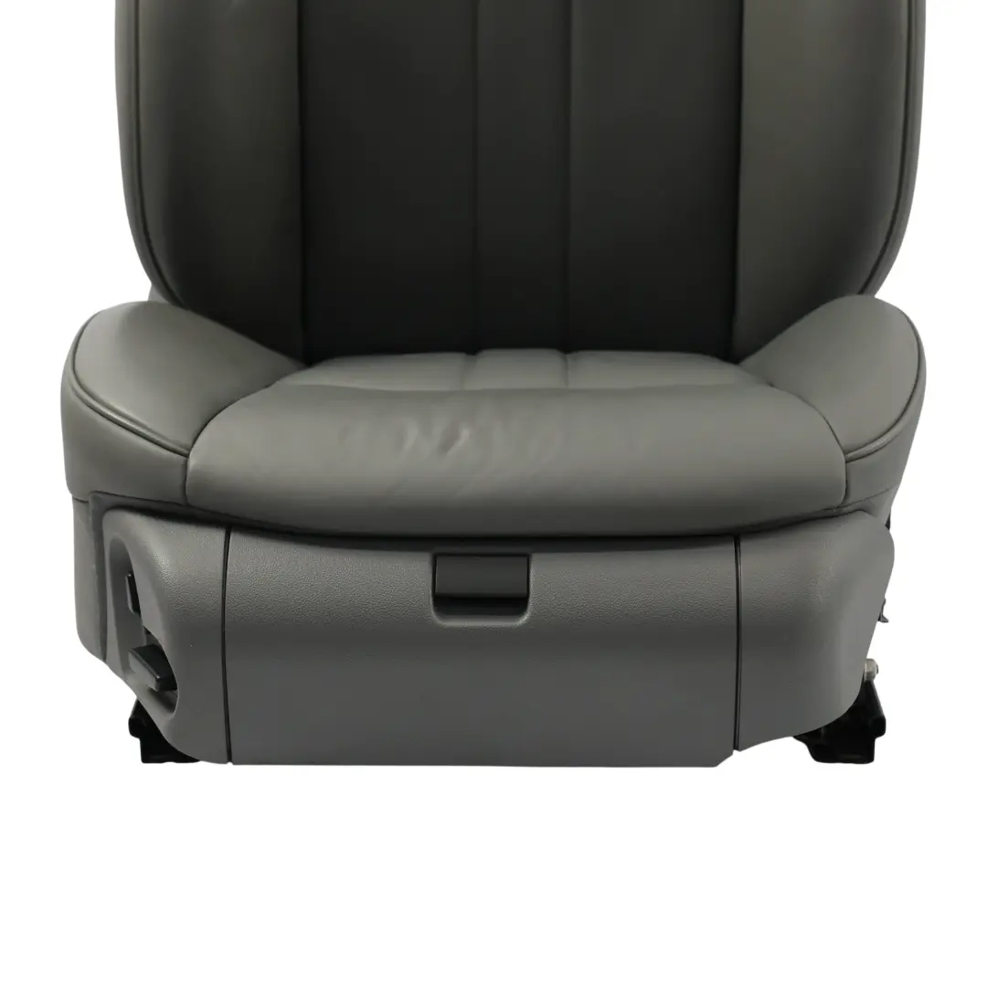 Siège Avant Droit Chauffant En Cuir Gris Électrique pour Mercedes C219 à propos du numéro de pièce A2199104147 Mercedes C219 Siège Avant Droit Chauffant En Cuir Gris Électrique - SKU A2199104147-3 - Numéro de pièce A2199104147