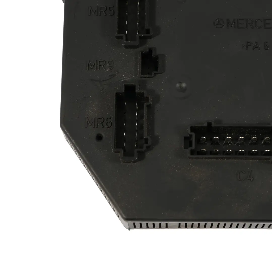 Mercedes W221 Skrzynka Bezpieczników Moduł Sterownik SAM - SKU A2215401101 - Numer Części A2215401101