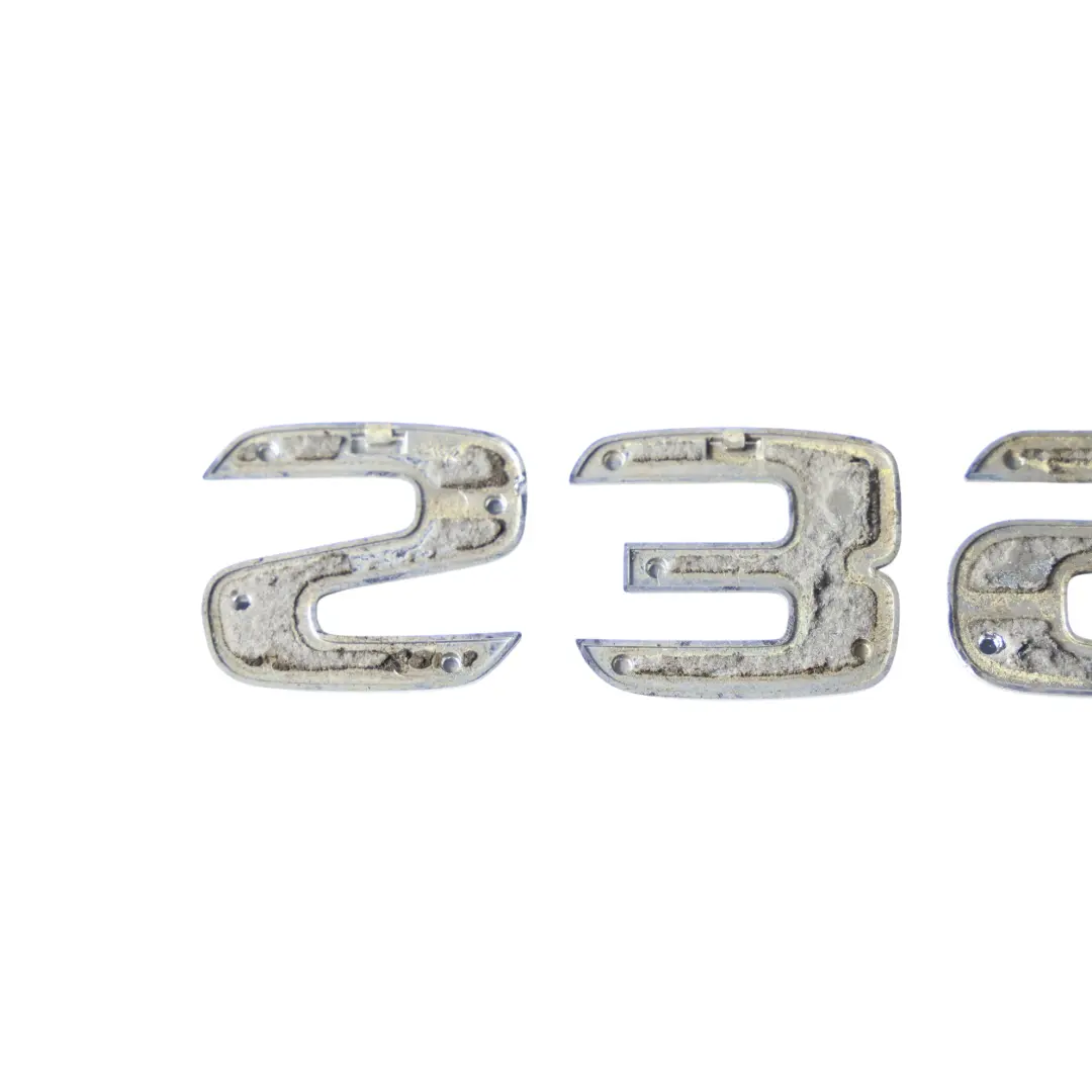 Insigne Chromé Pour Emblème Arrière pour Mercedes W221 à propos du numéro de pièce A2218170415 Mercedes W221 Insigne Chromé Pour Emblème Arrière - SKU A2218170415 - Numéro de pièce A2218170415
