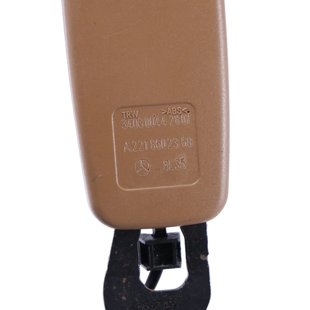 Hebilla Del Asiento Trasero Tensor Cinturón Izquierdo para Mercedes W221 con número de pieza A2218602369 Mercedes W221 Hebilla Del Asiento Trasero Tensor Cinturón Izquierdo - SKU A2218602369-2 - Número de pieza A2218602369