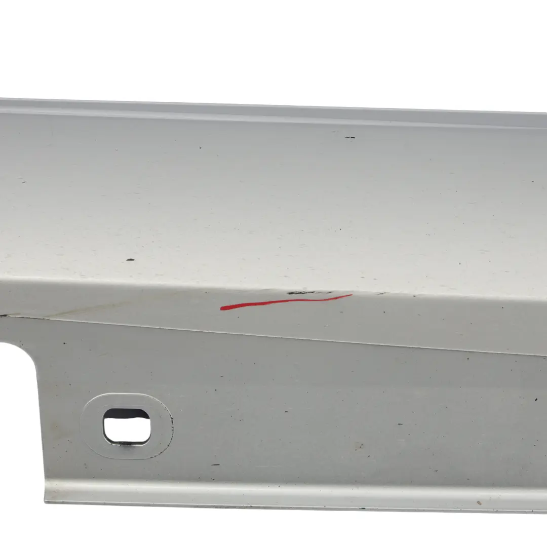 Seitenschweller Rechts Türschwellerabdeckung W246 Polarsilber 761 für Mercedes W176 mit Teilenummer A2466980654 Mercedes W176 Seitenschweller Rechts Türschwellerabdeckung W246 Polarsilber 761 - SKU A2466980654-PLS - Teilenummer A2466980654