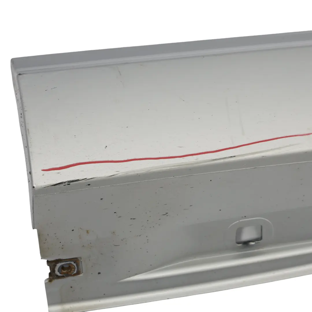 Cache de Seuil Latérale Droite Couvre Polar Silver - 761 pour Mercedes W176 W246 à propos du numéro de pièce A2466980654 Mercedes W176 W246 Cache de Seuil Latérale Droite Couvre Polar Silver - 761 - SKU A2466980654-PLS - Numéro de pièce A2466980654