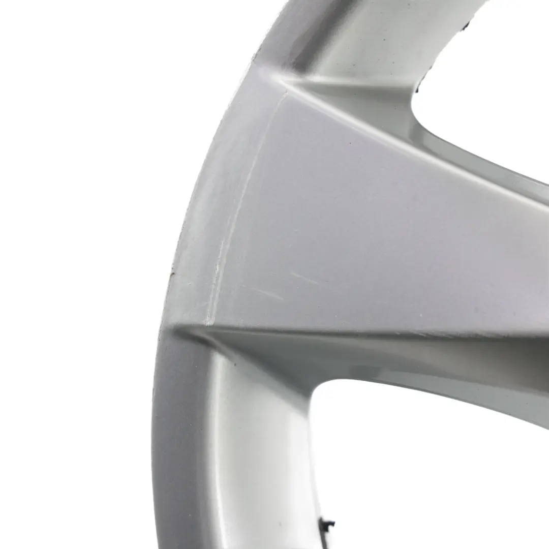 Jante En Alliage Argentée 17" 7J ET:51 pour Mercedes Vito Viano W447 à propos du numéro de pièce A4474012200 Mercedes Vito Viano W447 Jante En Alliage Argentée 17" 7J ET:51 - SKU A4474012200-2 - Numéro de pièce A4474012200