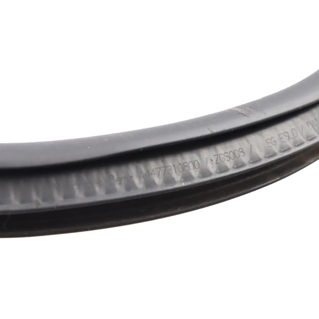 Mercedes W447 Schiebetür Dichtung Gummi Dichtung Rechts - SKU A4477310300 - Teilenummer A4477310300
