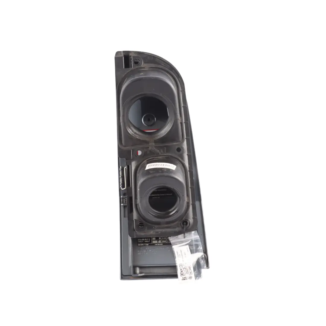 Sportello Serbatoio Coperchio Trim Grigio Selce 368 per Mercedes W447 Diesel con numero di parte A4477500000 Mercedes W447 Diesel Sportello Serbatoio Coperchio Trim Grigio Selce 368 - SKU A4477500000-FLG - Numero di parte A4477500000