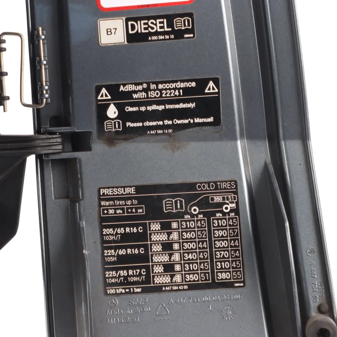 Mercedes W447 Diesel Klapka Wlewu Paliwa Szara - SKU A4477500000-FLG - Numer Części A4477500000