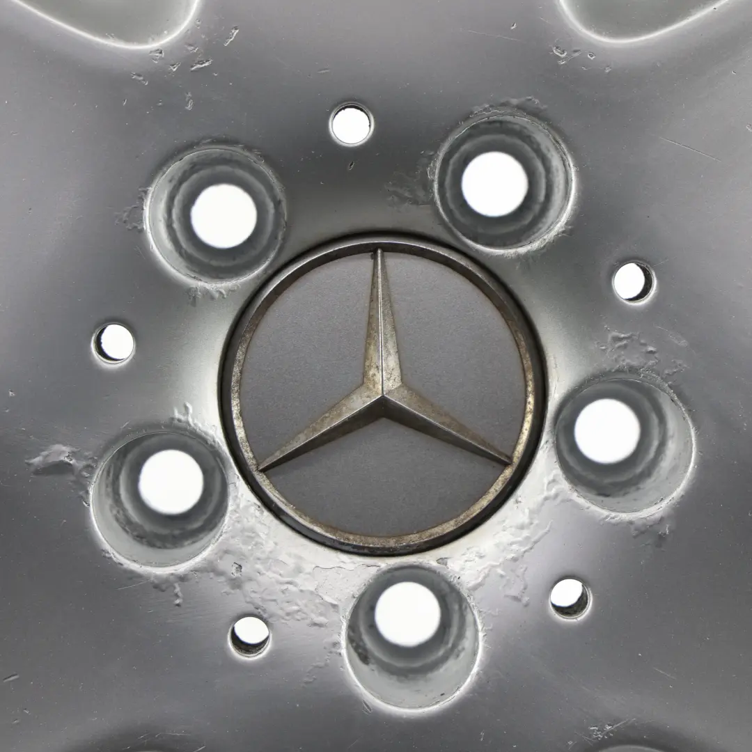 Llanta de aleación plateada Mercedes Vito W639 17" 7J ET:56 para con número de pieza A6394011902 Llanta de aleación plateada Mercedes Vito W639 17" 7J ET:56 - SKU A6394011902-1 - Número de pieza A6394011902