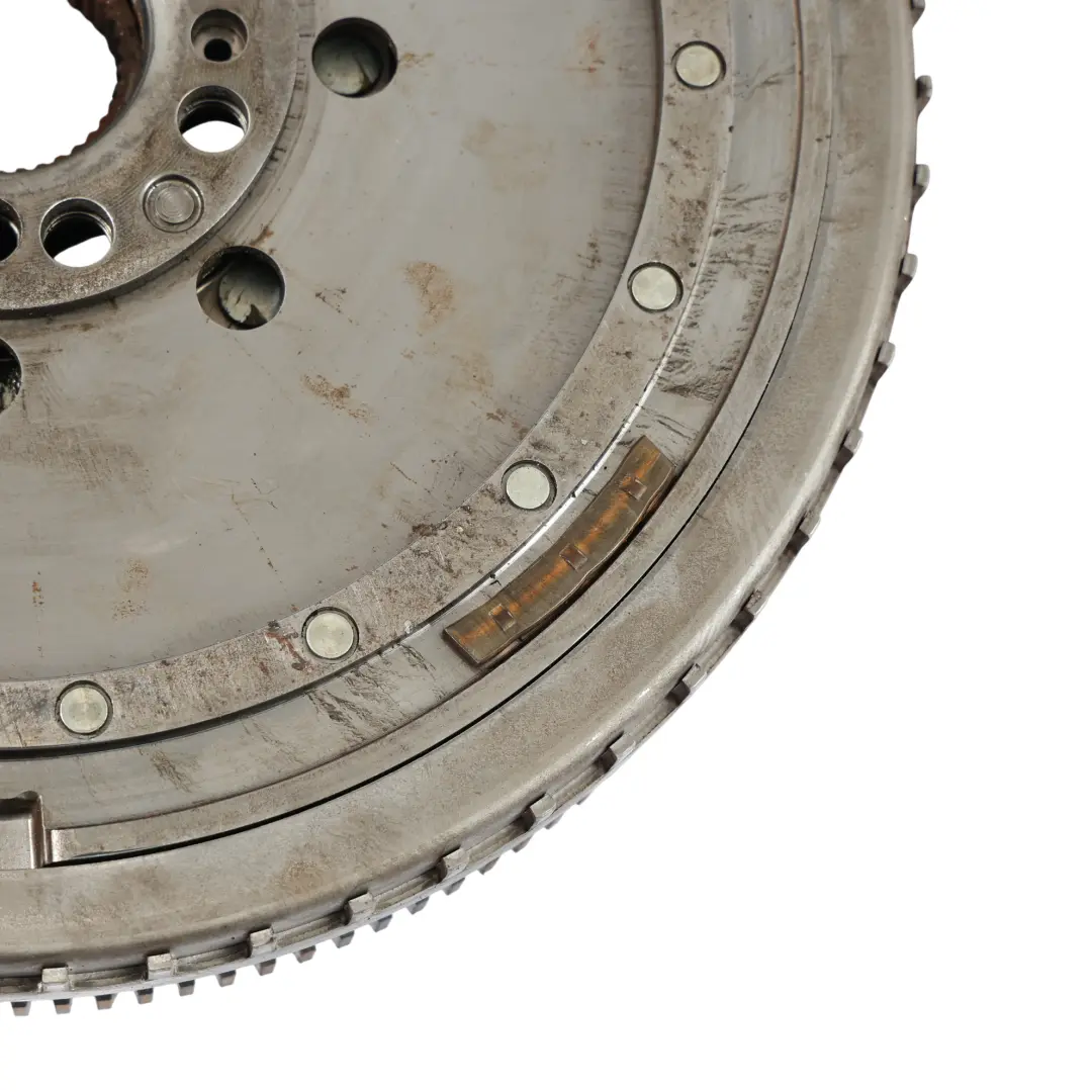 Zweimassen Schwung Rad OM651 Diesel Getriebe Automatik für Mercedes W176 mit Teilenummer A6510305705 Mercedes W176 Zweimassen Schwung Rad OM651 Diesel Getriebe Automatik - SKU A6510305705-1 - Teilenummer A6510305705