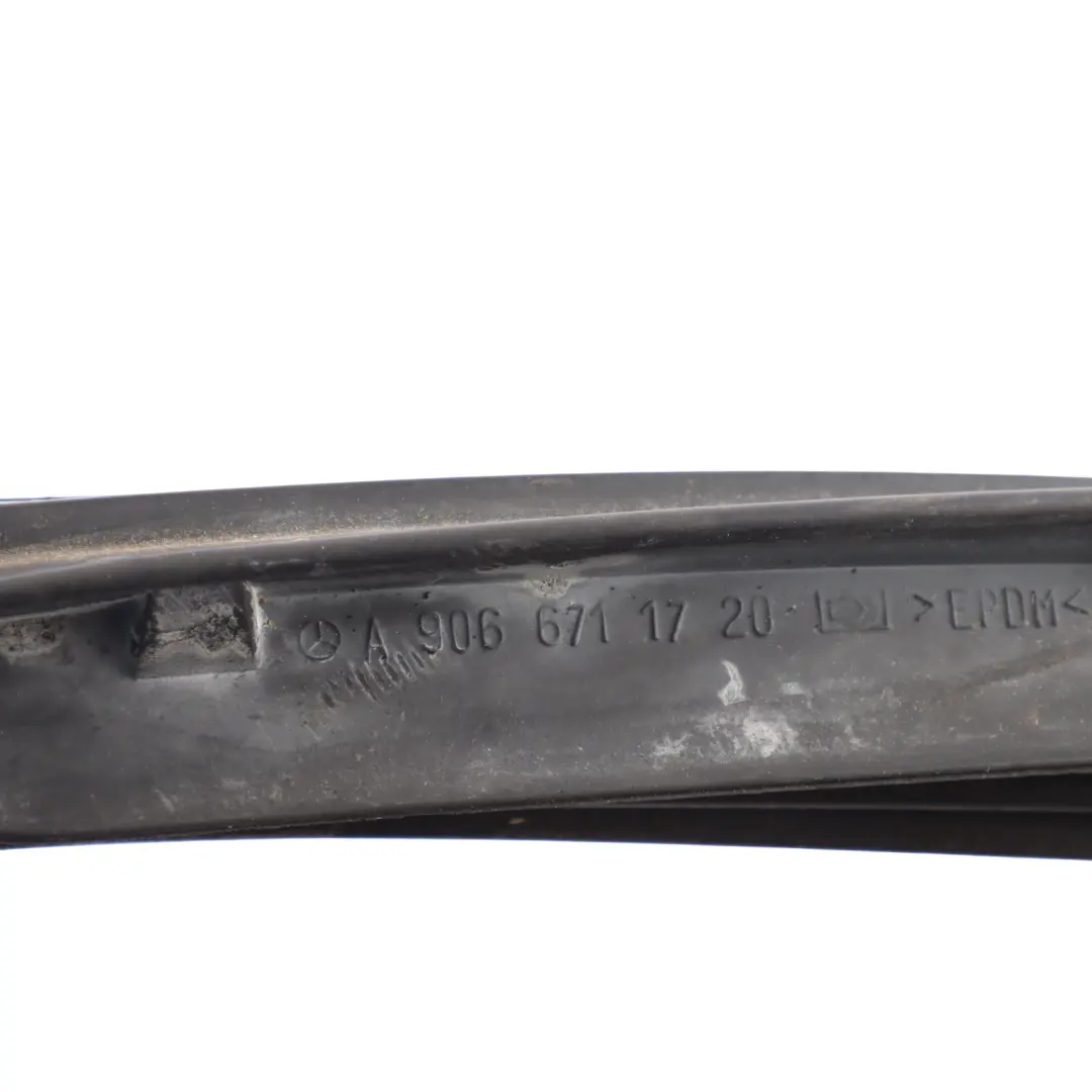 Guarnizione Finestrino Anteriore Sinistra per Mercedes Sprinter W906 con numero di parte A9066711720 Mercedes Sprinter W906 Guarnizione Finestrino Anteriore Sinistra - SKU A9066711720 - Numero di parte A9066711720