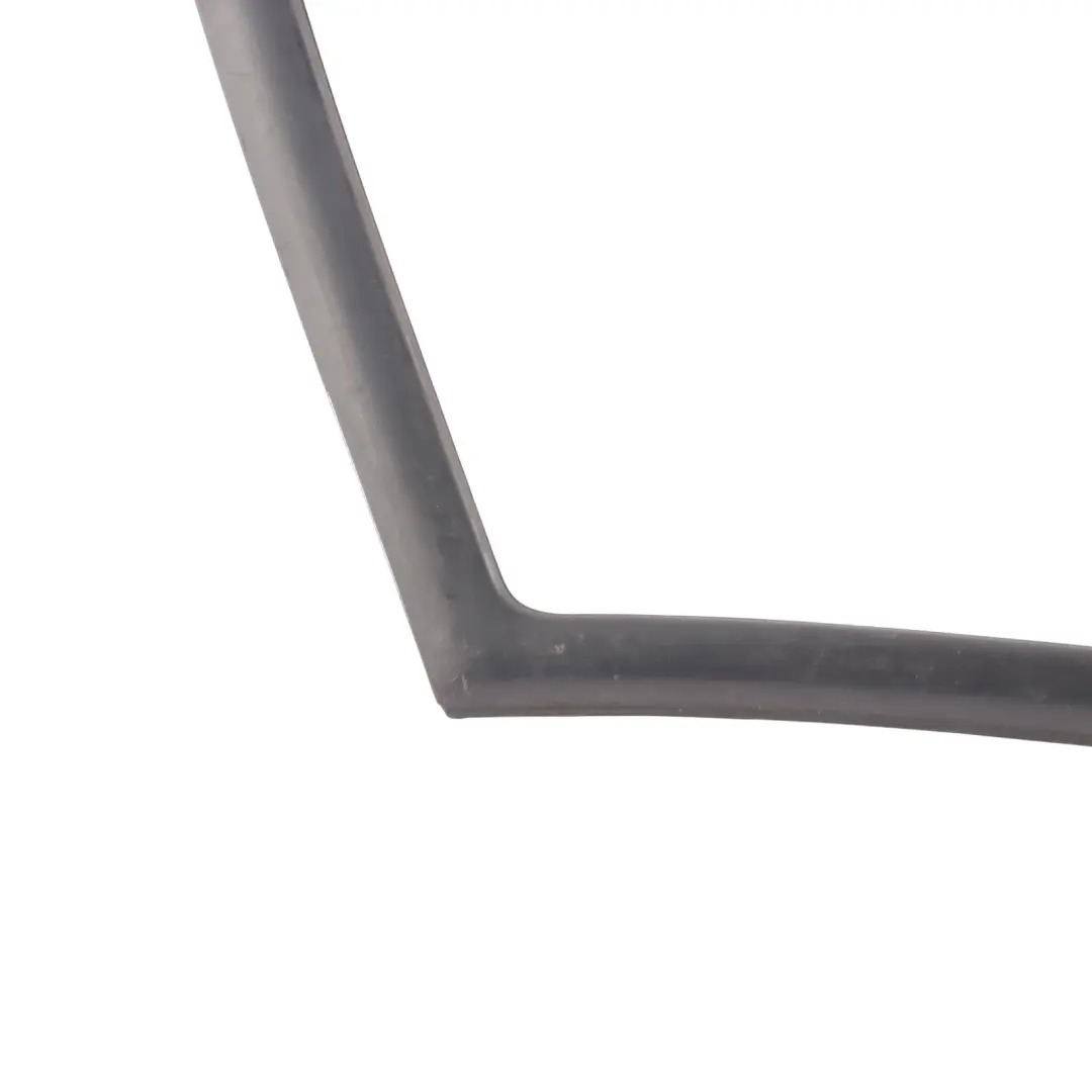 Guarnizione Finestrino Anteriore Sinistra per Mercedes Sprinter W906 con numero di parte A9066711720 Mercedes Sprinter W906 Guarnizione Finestrino Anteriore Sinistra - SKU A9066711720 - Numero di parte A9066711720