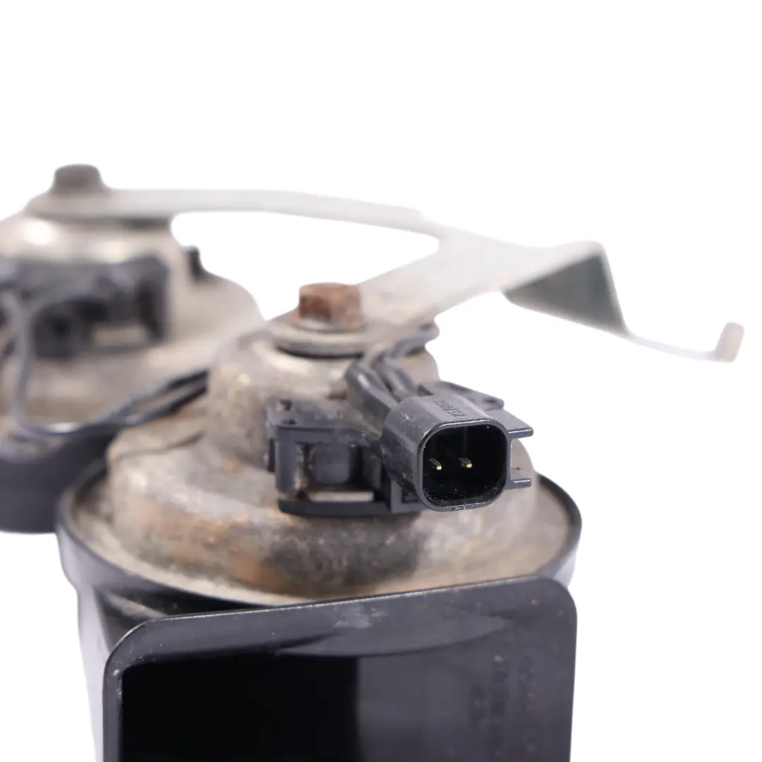 Doppelhupensignal Tief Hoch Tonhöhe Set für Ford Fiesta VII mit Teilenummer AA6T-13A803-AB Ford Fiesta VII Doppelhupensignal Tief Hoch Tonhöhe Set - SKU AA6T-13A803-AB - Teilenummer AA6T-13A803-AB